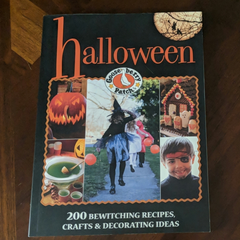 Halloween Book / Cookbook & Crafts
